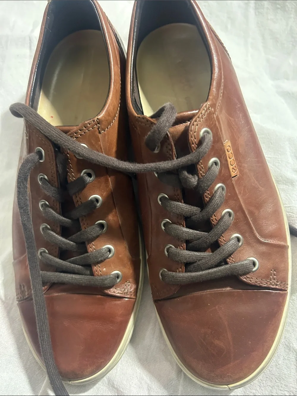 Ecco sleek leather